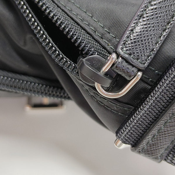 Vela Messenger Bag Nylon Black