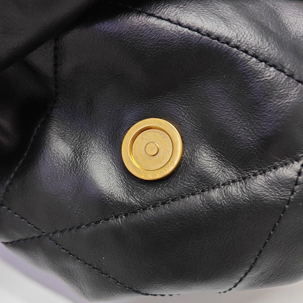 CHANEL 22 Medium Quilted Calfskin Black