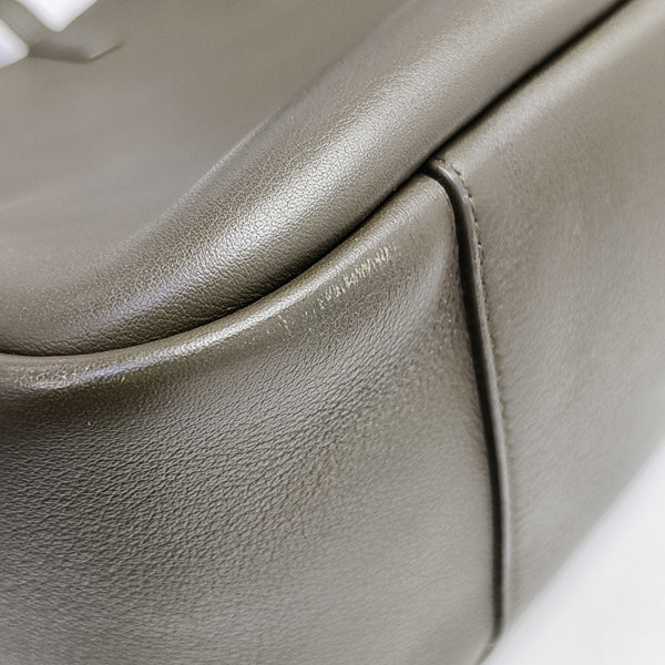 LE 5 À 7 Calfskin Green