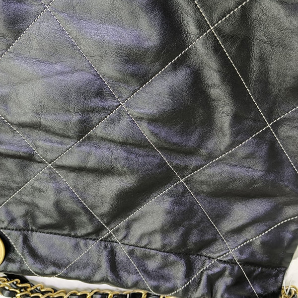 CHANEL 22 Medium Quilted Calfskin Black