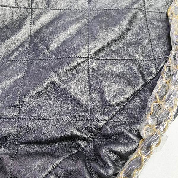 CHANEL 22 Medium Quilted Calfskin Black