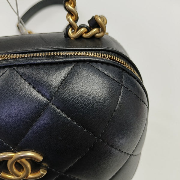 Quilted Lambskin Shoulder Bag Black