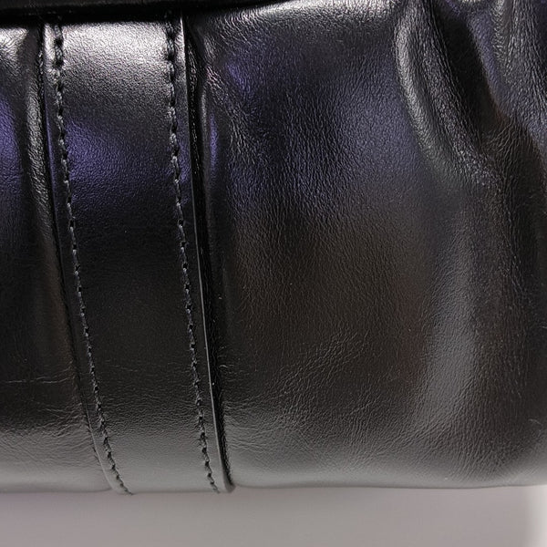 Calfskin Shoulder Bag 25 Black