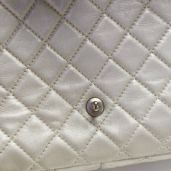 Authenticated pre-owned CLASSIC FLAP Jumbo Quilted Lambskin Beige - Shoulder Bag at Looply