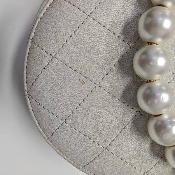 ROUND Quilted Lambskin White