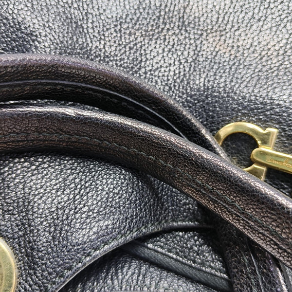 Betulla Medium Calfskin Black