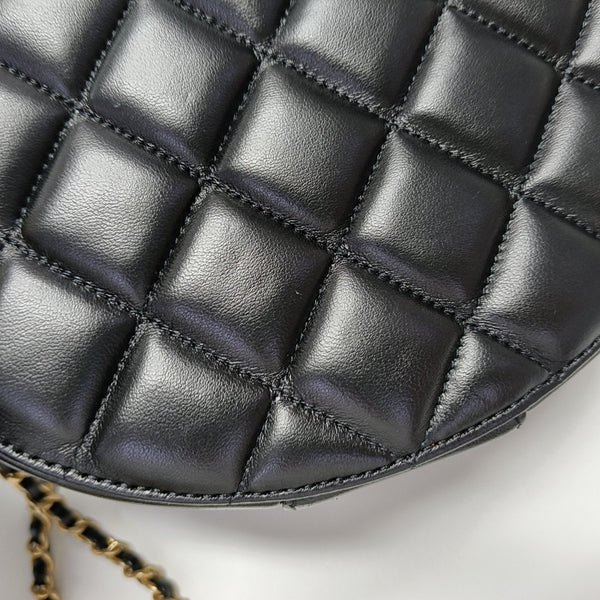 ROUND Quilted Lambskin Black