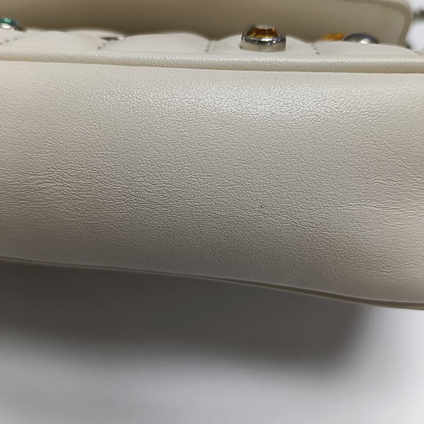 Authenticated pre-owned GG Marmont Mini Quilted Calfskin White - Crossbody Bag at Looply