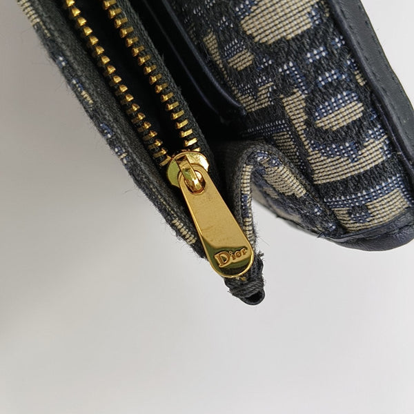 30 Montaigne Mini Oblique Canvas Blue