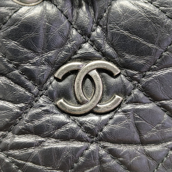 GABRIELLE Small Quilted Calfskin Black