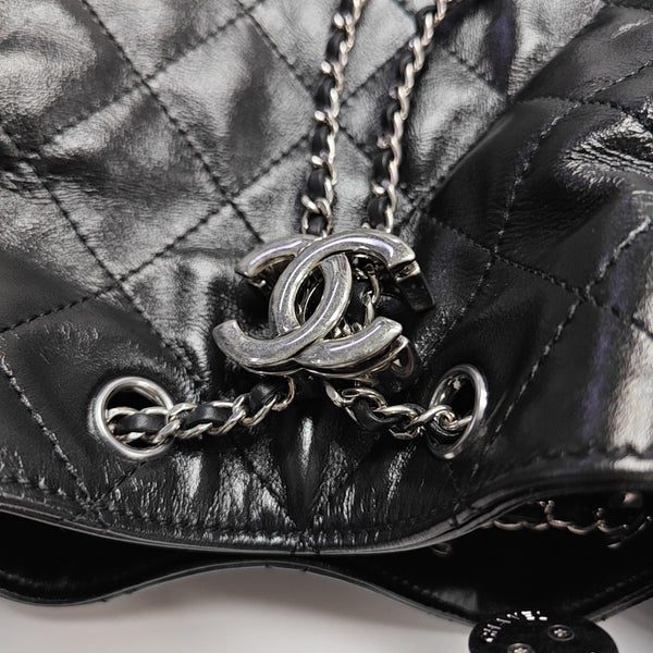 CHANEL 25 Medium Quilted Calfskin Black