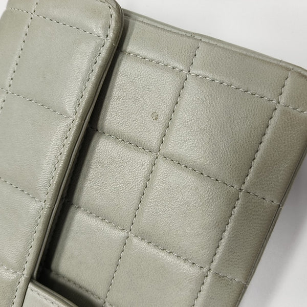 CHOCOLATE BAR Quilted Lambskin Gray