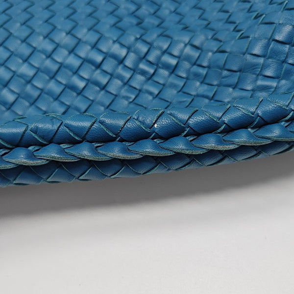 Veneta Large Calfskin Blue