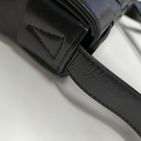 Cassette Medium Calfskin Black