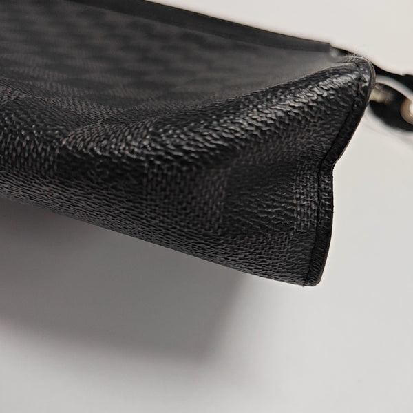 Pochette Voyag MM Damier Graphite Coated Canvas Gray