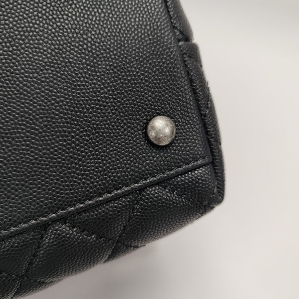 COCO HANDLE Large Quilted Grained Calfskin Black