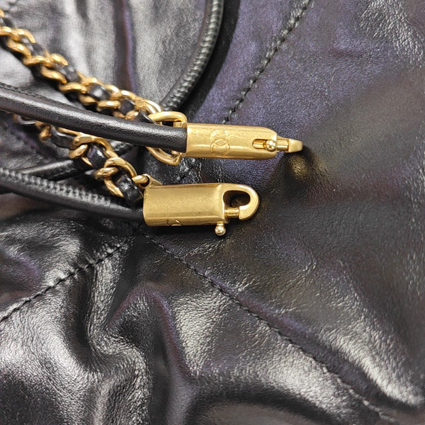 CHANEL 22 Mini Quilted Calfskin Black