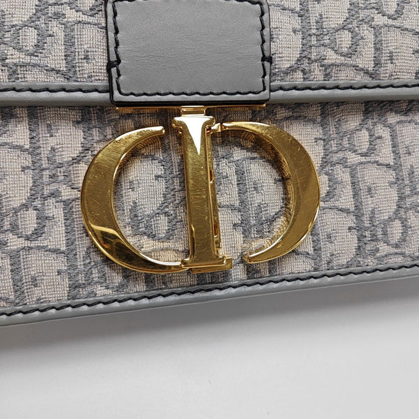 30 Montaigne Oblique Canvas Gray