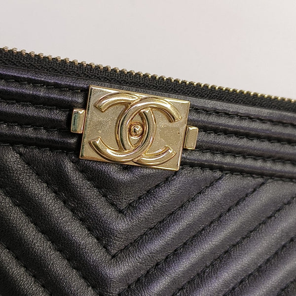 BOY CHANEL Medium Chevron Lambskin Black