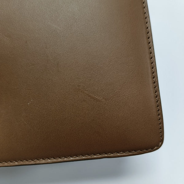 CASE Medium Calfskin Brown