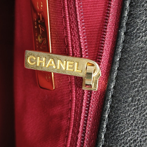 CHANEL 19 Medium Quilted Lambskin Black