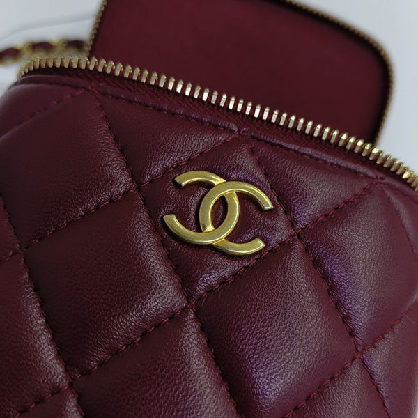 VANITY CASE Mini Quilted Lambskin Red