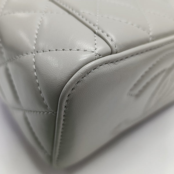Authenticated pre-owned VANITY CASE Small Quilted Lambskin Gray - Shoulder Bag at Looply