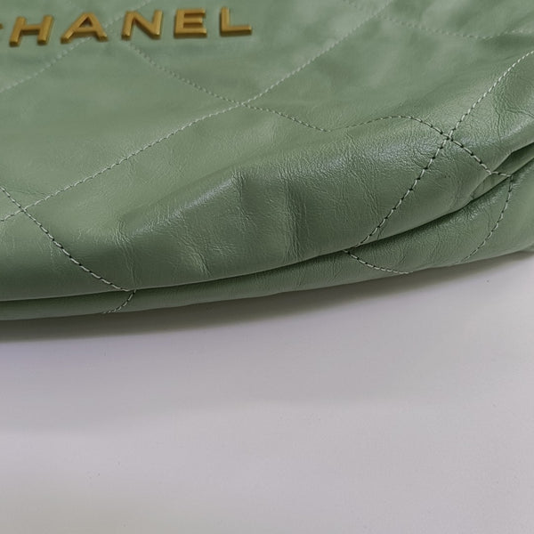 CHANEL 22 Small Quilted Calfskin Green