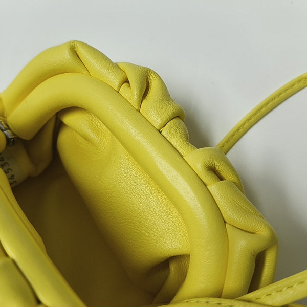 The Pouch Calfskin Yellow