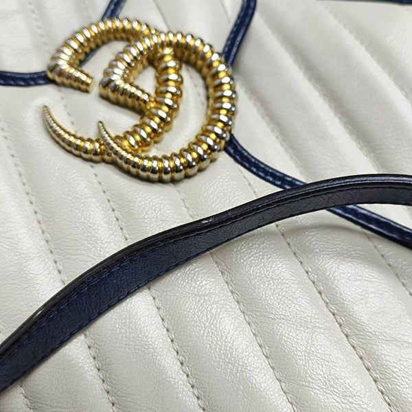 Authenticated pre-owned GG Marmont Medium Quilted Calfskin White - Crossbody Bag at Looply