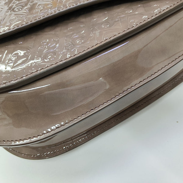 Authenticated pre-owned Saddle Monogram Patent Leather Grey - Shoulder Bag at Looply