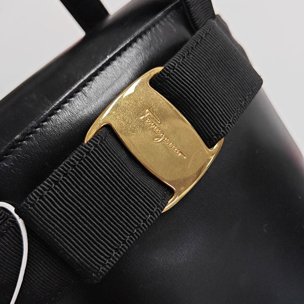 Vara Small Calfskin Black