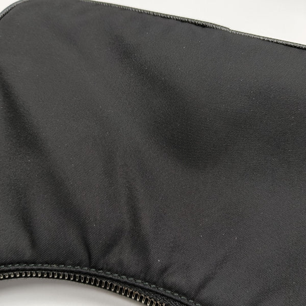 Authenticated pre-owned Re-Edition2005 Nylon Black - Shoulder Bag at Looply