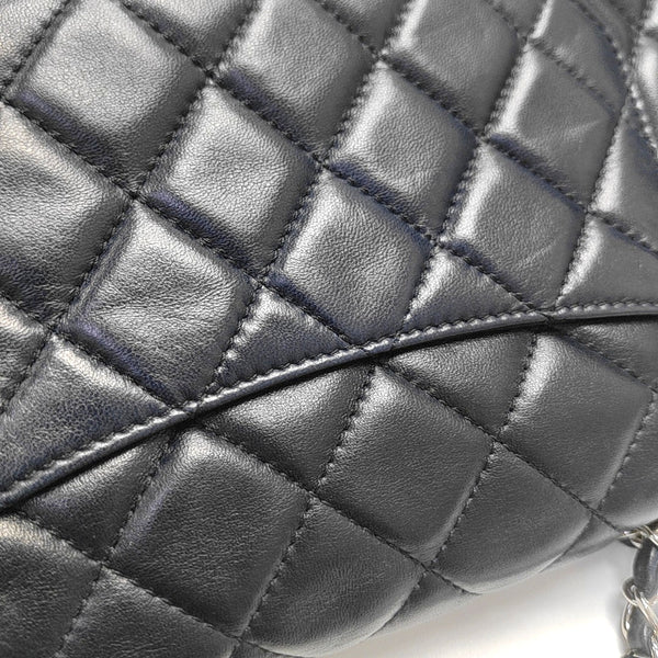 CLASSIC FLAP Medium Quilted Lambskin Blue