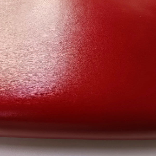 Authenticated pre-owned CLASSIC BOX Medium Calfskin Red - Shoulder Bag at Looply