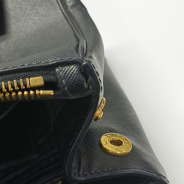 Galleria Medium Saffiano Calfskin Black