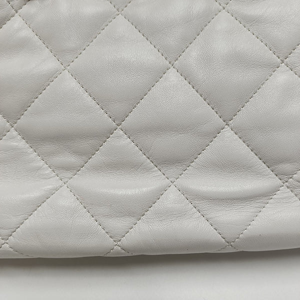 25P Quilted Lambskin White