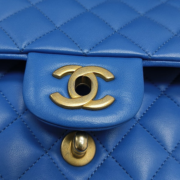 CLASSIC FLAP Medium Quilted Lambskin Blue