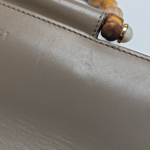 Nymphaea Medium Calfskin Brown