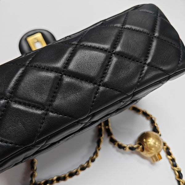 CLASSIC FLAP Mini Quilted Lambskin Black