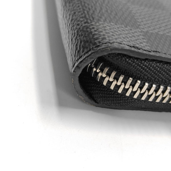 ZIPPY Damier Graphite Coated Canvas Gray Wallet