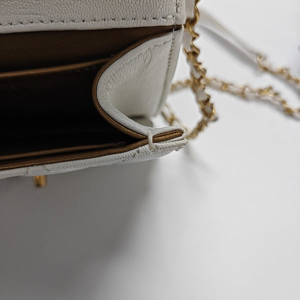CLASSIC VERTICAL PEARL Small Quilted Lambskin White