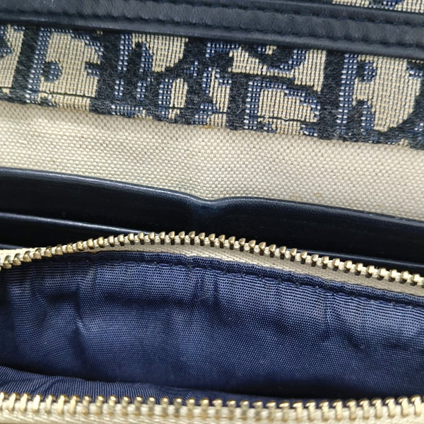 Authenticated pre-owned Saddle Medium Monogram Canvas Blue - Shoulder Bag at Looply