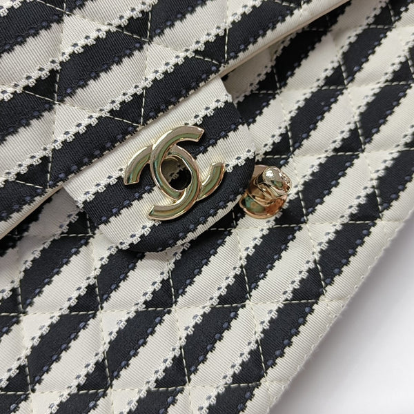 CLASSIC FLAP Medium Quilted Fabric Multicolor