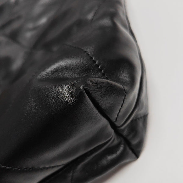 CHANEL 22 Small Quilted Calfskin Black