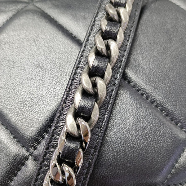 Chanel 19 WOC Piel de Cordero Acolchada Negra
