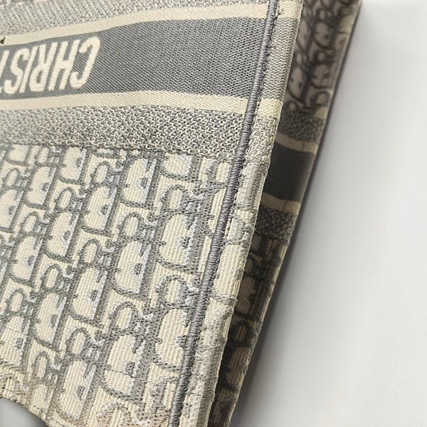 Authenticated pre-owned Book Tote Large Monogram Canvas Grey - Tote Bag at Looply