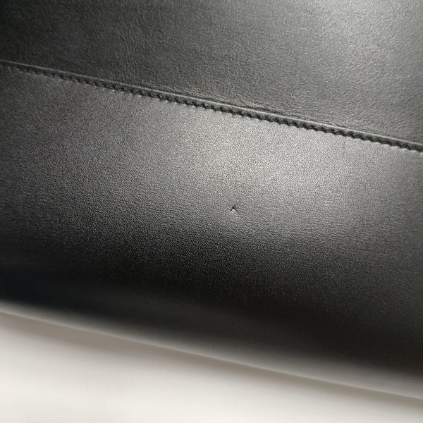 MANHATTAN Medium Calfskin Black