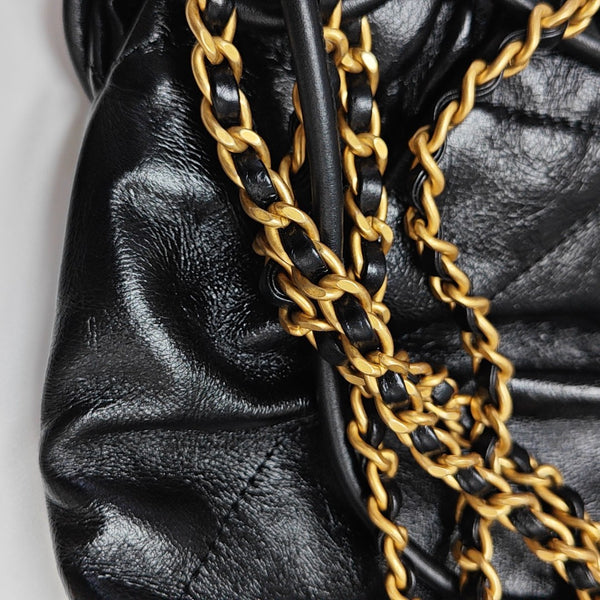 CHANEL 22 Mini Quilted Calfskin Black