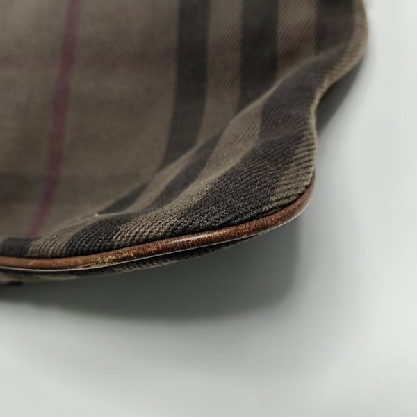 Canvas Brown